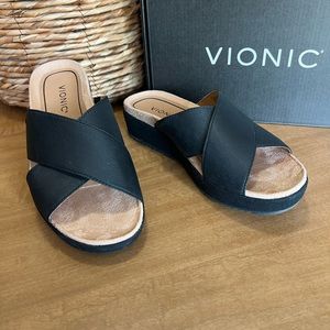 Vionic Hayden Size 8 M new without box